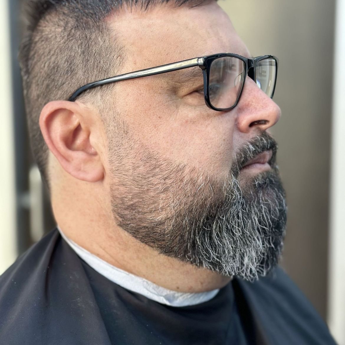 cliente barbudo na barbearia em orlando